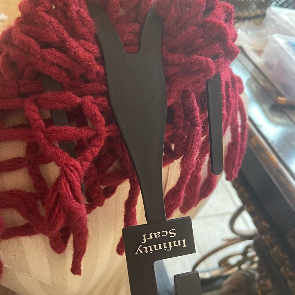 RED Infinity Scarf! - Picture 2 of 7
